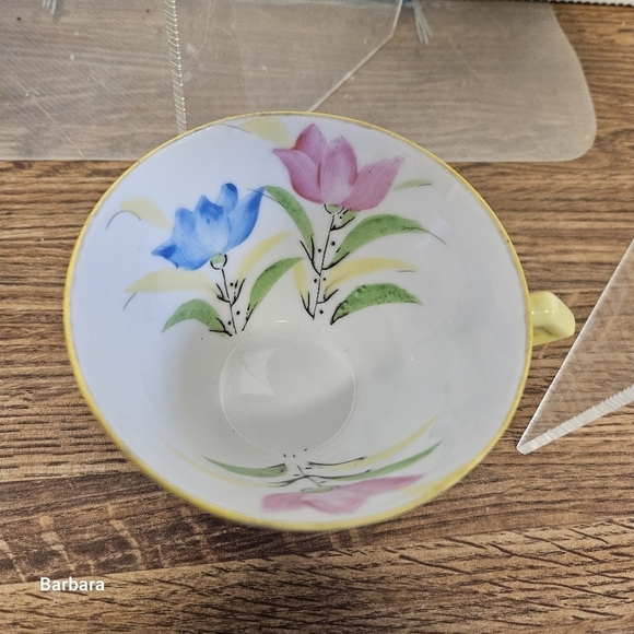 Vintage Porcelain Japanese Floral Teacup and Saucer Set - Picture 3 of 12